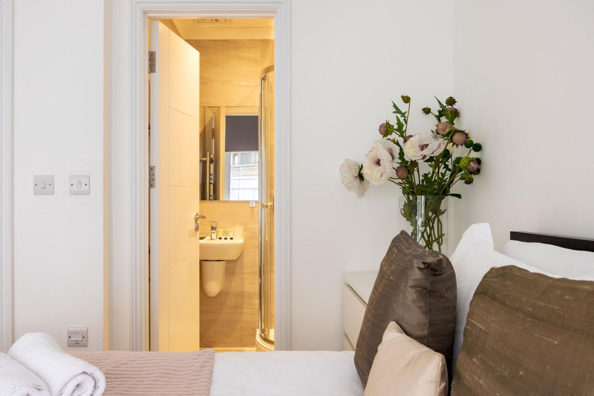 Apartment Emperor's Gate, Sw7 4hh, Uk