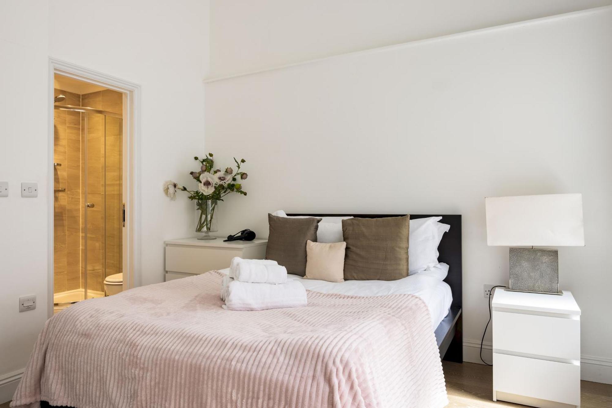 Apartment Emperor's Gate, Sw7 4hh, Uk